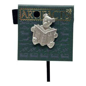 JJ  Artifacts silver Tone Teddy Bear Reading Book Pin Brooch Lapel Hat 1986 Vtg